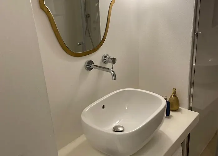 Dimora Lumina בית הארחה 3*